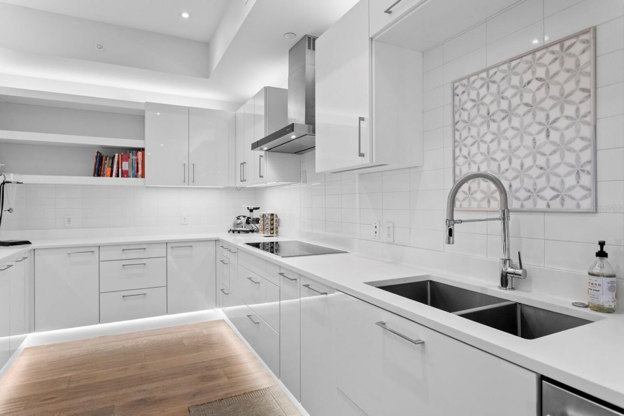 100 1st Avenue N, Unit 3905, Saint Petersburg, FL 33701 Photo