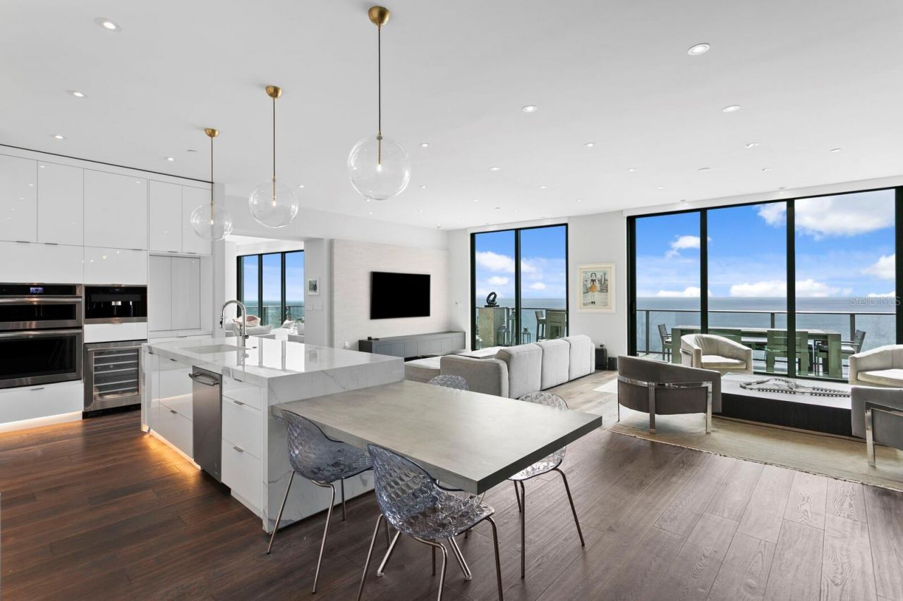 100 1st Avenue N, Unit 3905, Saint Petersburg, FL 33701 Photo