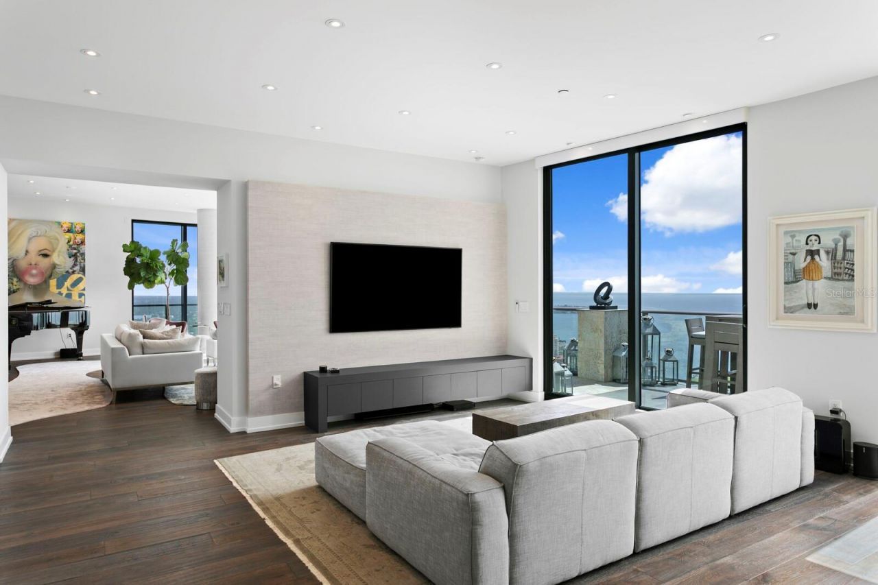 100 1st Avenue N, Unit 3905, Saint Petersburg, FL 33701 Photo