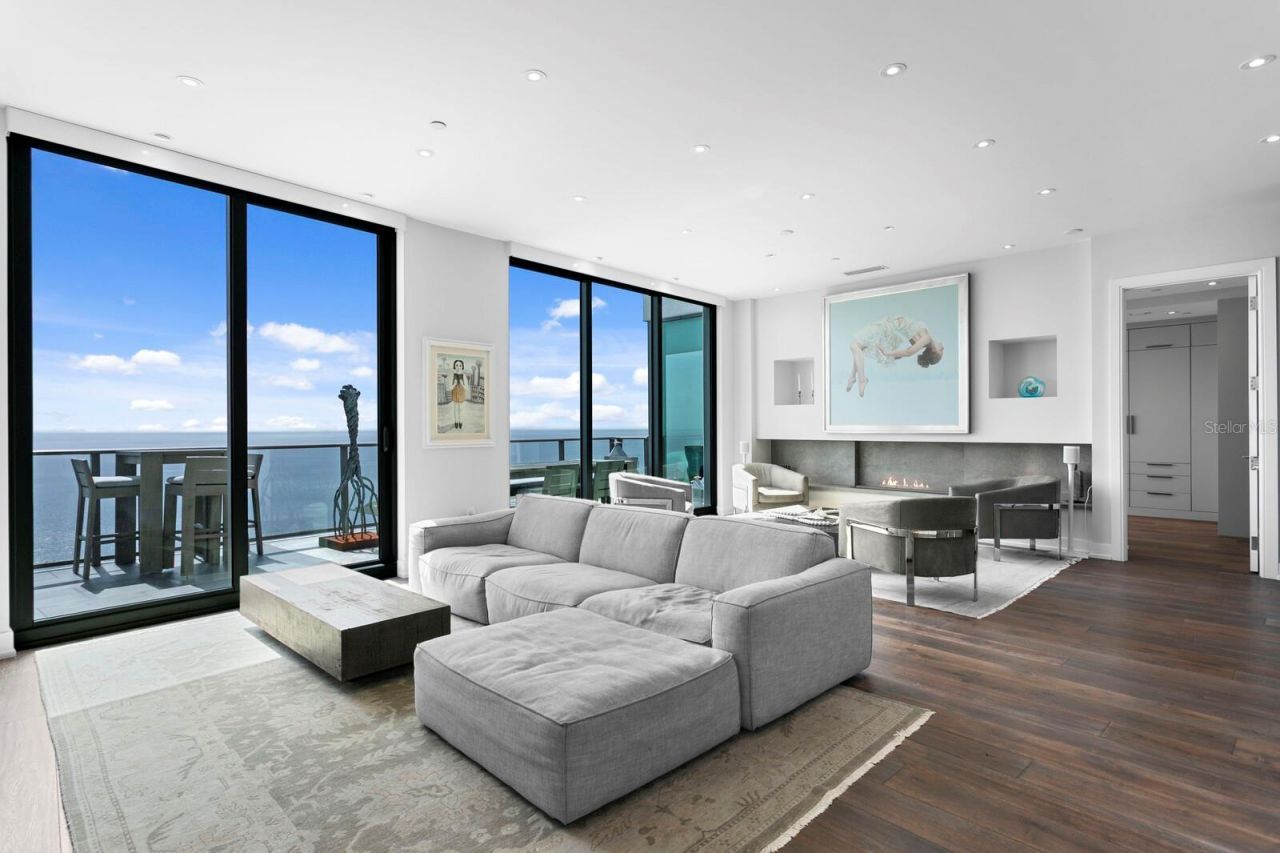 100 1st Avenue N, Unit 3905, Saint Petersburg, FL 33701 Photo