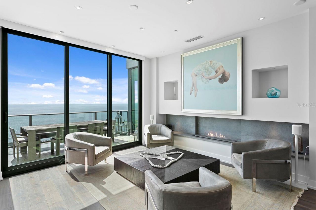 100 1st Avenue N, Unit 3905, Saint Petersburg, FL 33701 Photo