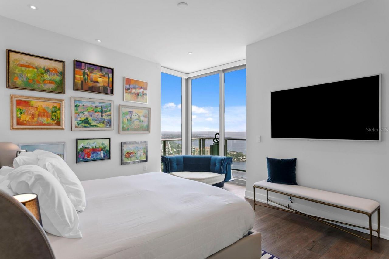 100 1st Avenue N, Unit 3905, Saint Petersburg, FL 33701 Photo