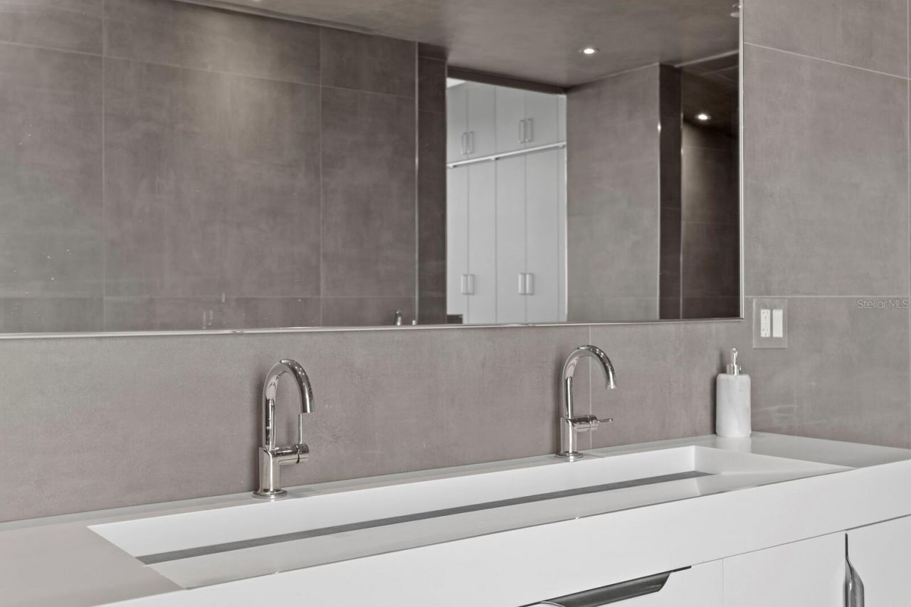 100 1st Avenue N, Unit 3905, Saint Petersburg, FL 33701 Photo