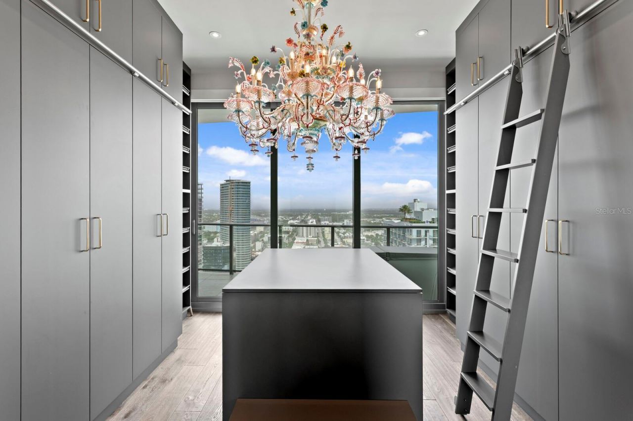 100 1st Avenue N, Unit 3905, Saint Petersburg, FL 33701 Photo