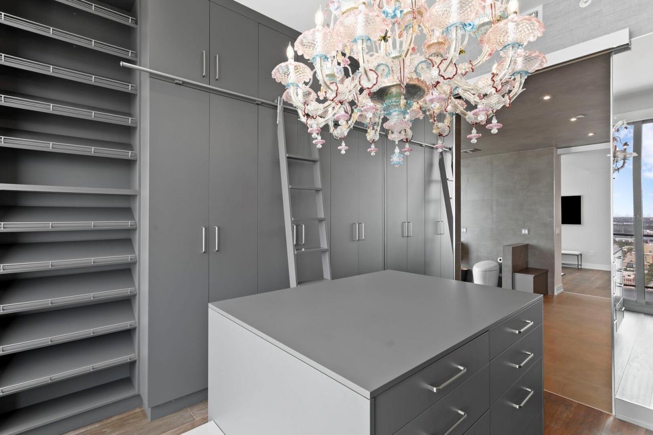 100 1st Avenue N, Unit 3905, Saint Petersburg, FL 33701 Photo