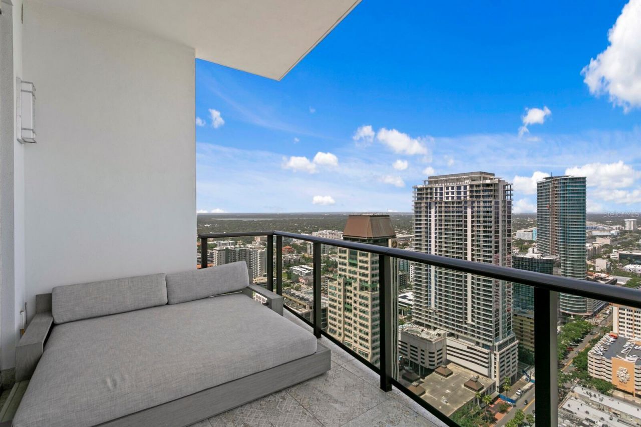 100 1st Avenue N, Unit 3905, Saint Petersburg, FL 33701 Photo