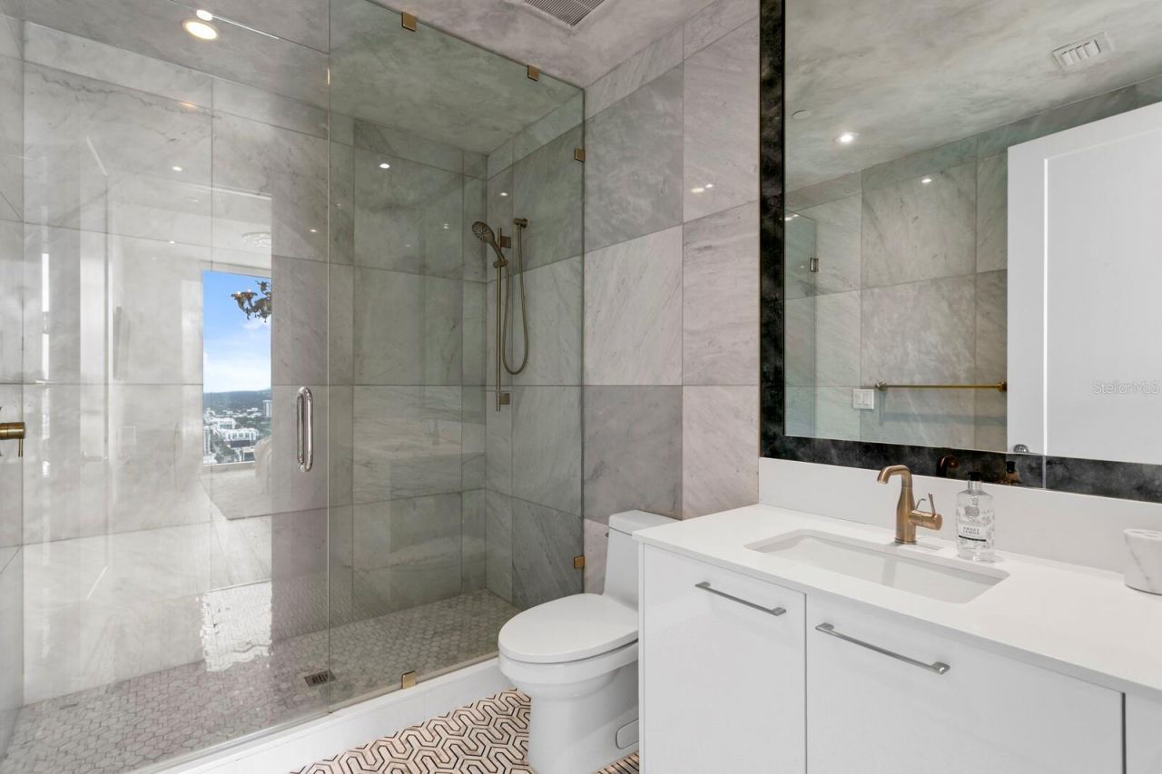 100 1st Avenue N, Unit 3905, Saint Petersburg, FL 33701 Photo