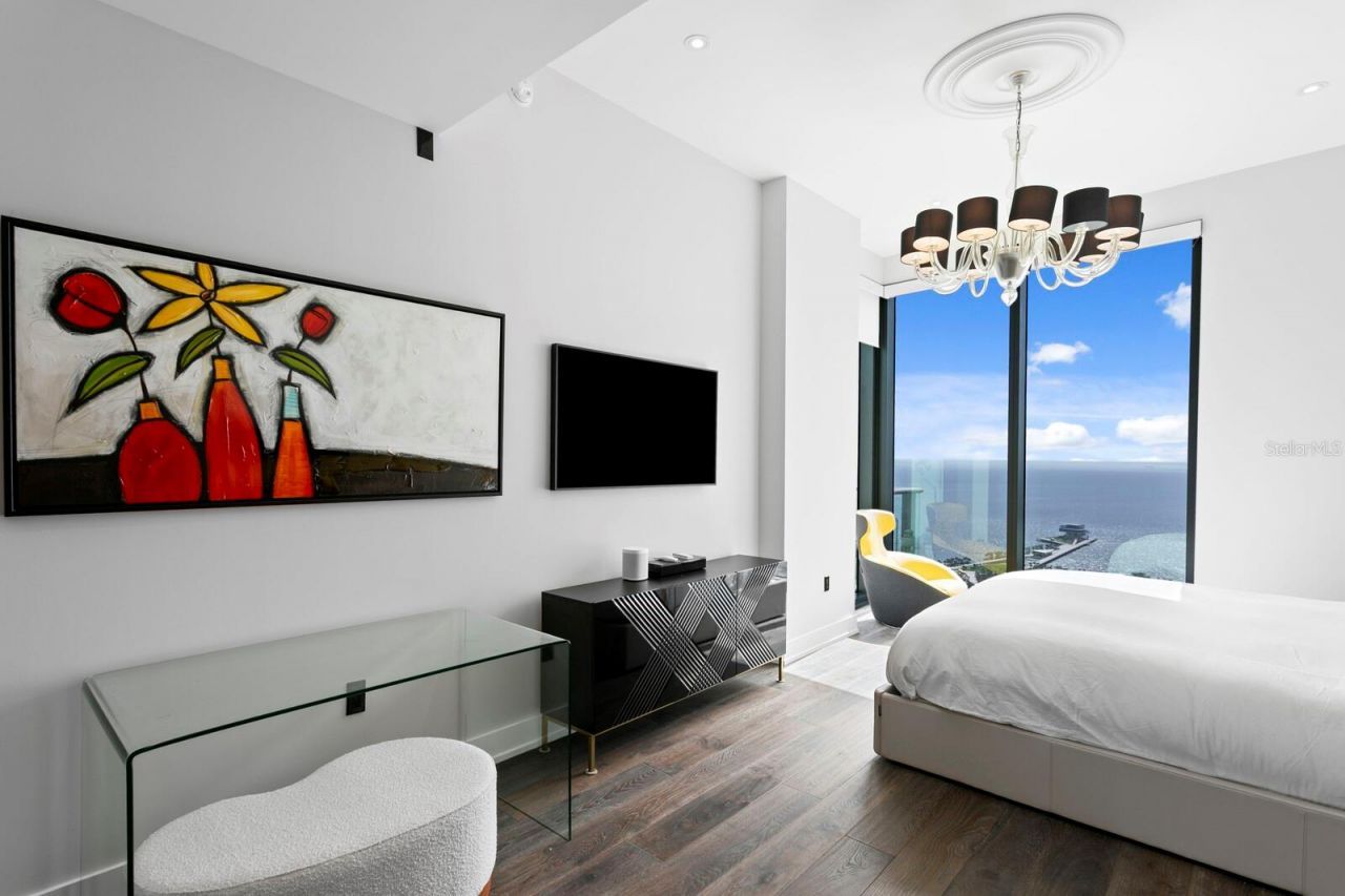 100 1st Avenue N, Unit 3905, Saint Petersburg, FL 33701 Photo