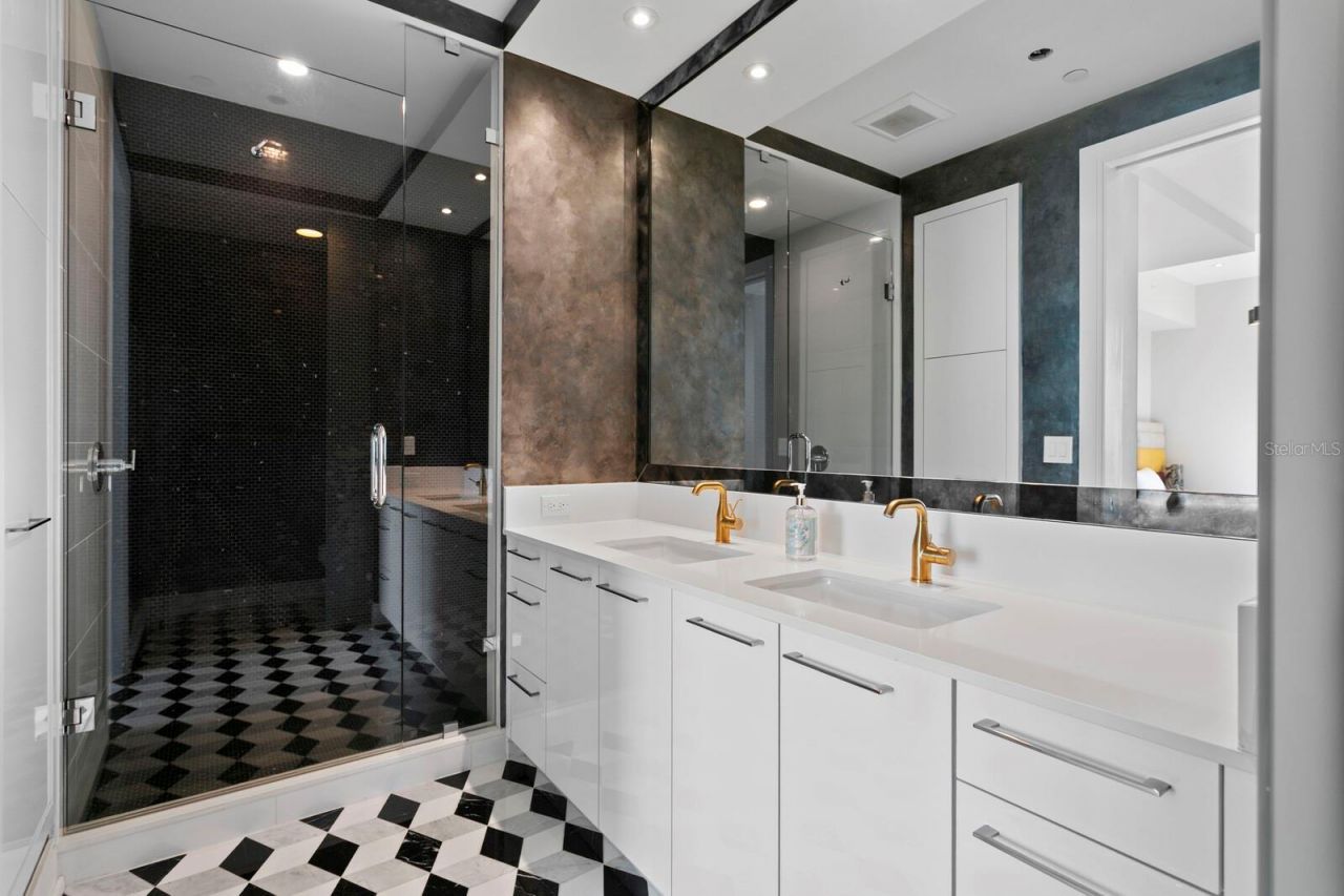 100 1st Avenue N, Unit 3905, Saint Petersburg, FL 33701 Photo