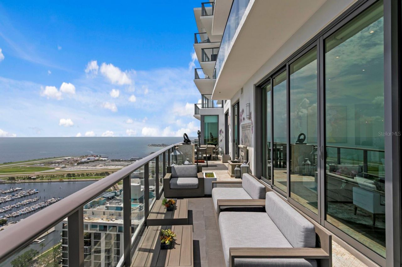 100 1st Avenue N, Unit 3905, Saint Petersburg, FL 33701 Photo