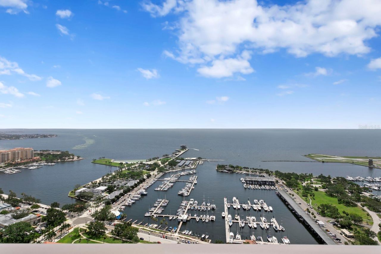 100 1st Avenue N, Unit 3905, Saint Petersburg, FL 33701 Photo