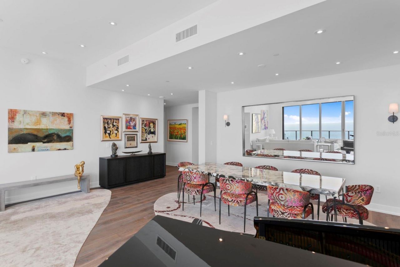 100 1st Avenue N, Unit 3905, Saint Petersburg, FL 33701 Photo