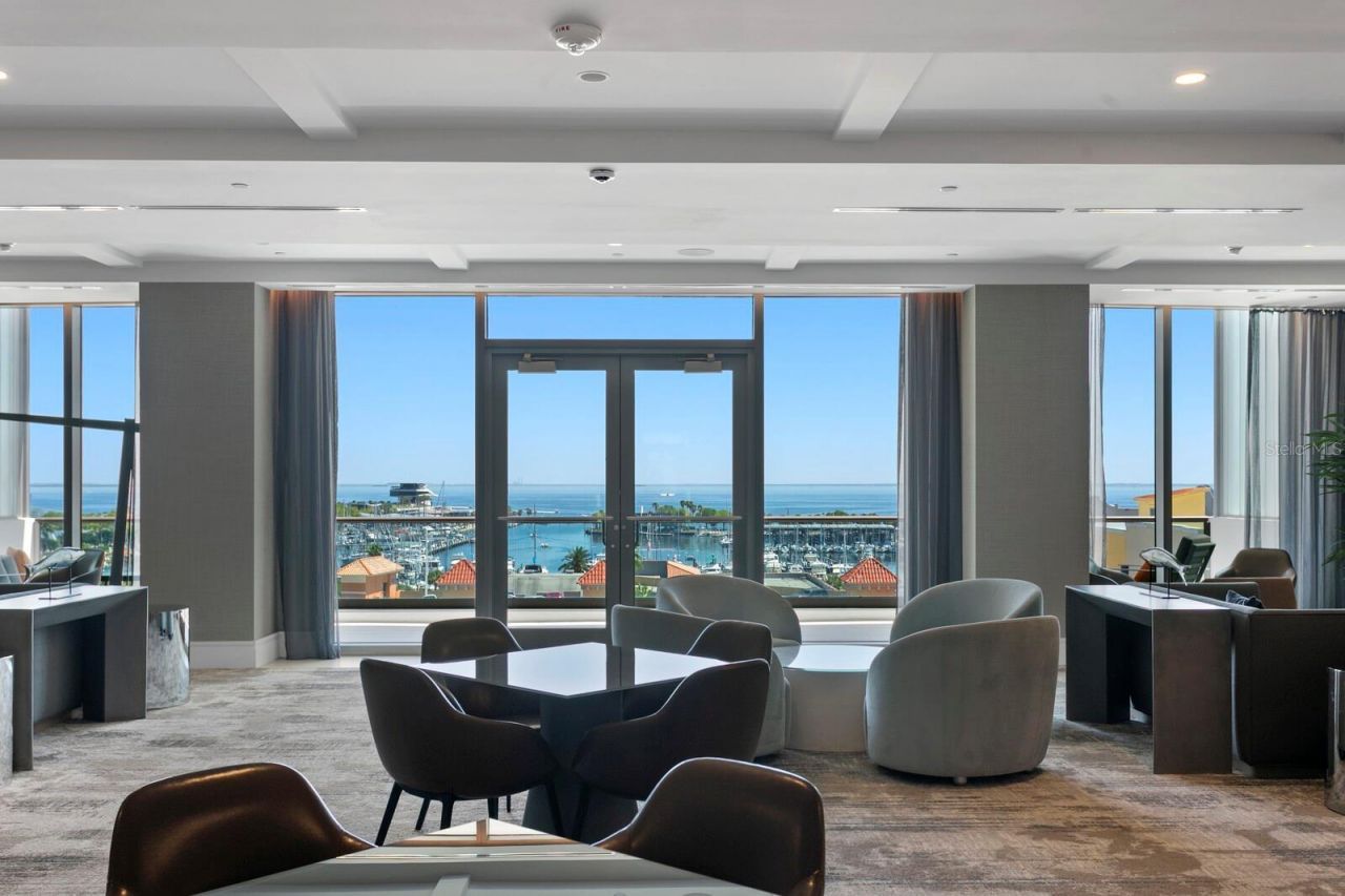 100 1st Avenue N, Unit 3905, Saint Petersburg, FL 33701 Photo