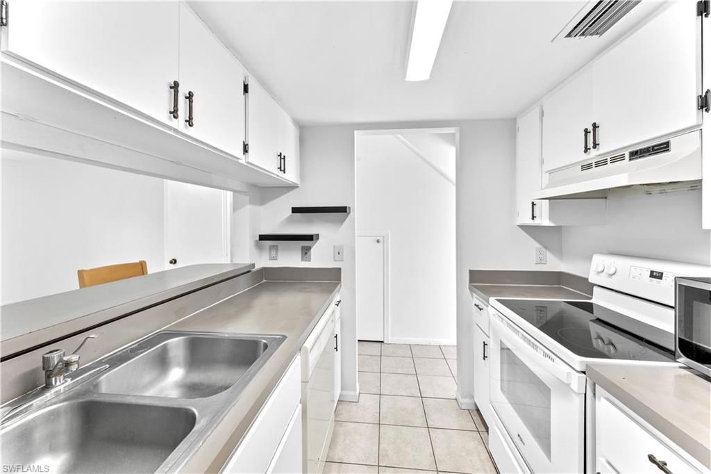 13160 Kings Point Dr, Unit 4, Fort Myers, FL 33919 Photo