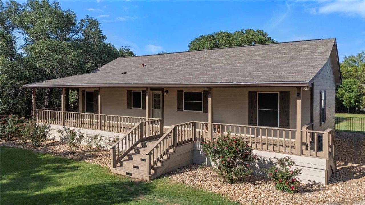 111 Lazy Trail Ct, Liberty Hill, TX 78642 Main Photo