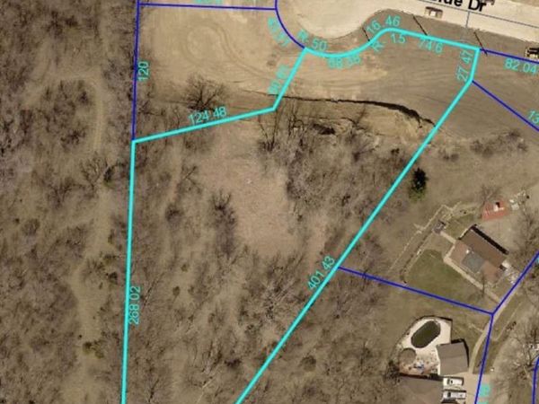 2100-02 Blue Dr, Sioux City, IA 51104