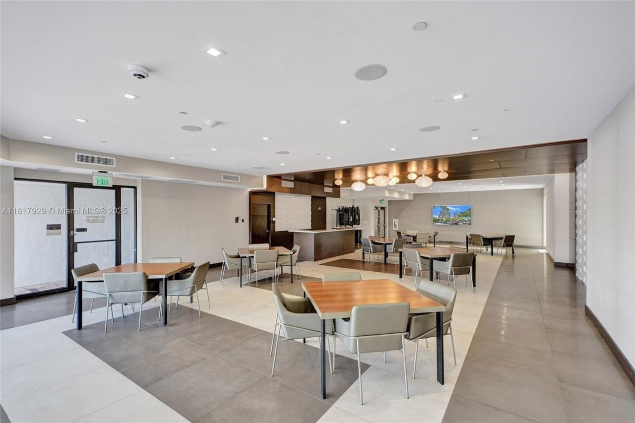 20225 NE 34th Ct, Unit 1014, Aventura, FL 33180 Photo