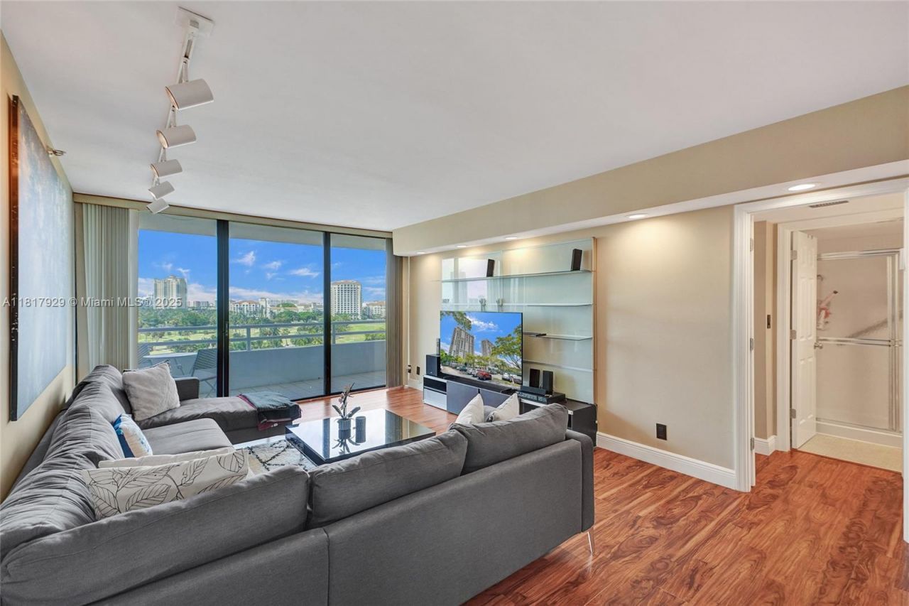 20225 NE 34th Ct, Unit 1014, Aventura, FL 33180 Photo