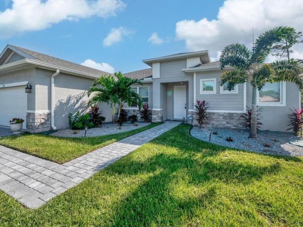 148 SW Sea Lion Road, Port Saint Lucie, FL 34953