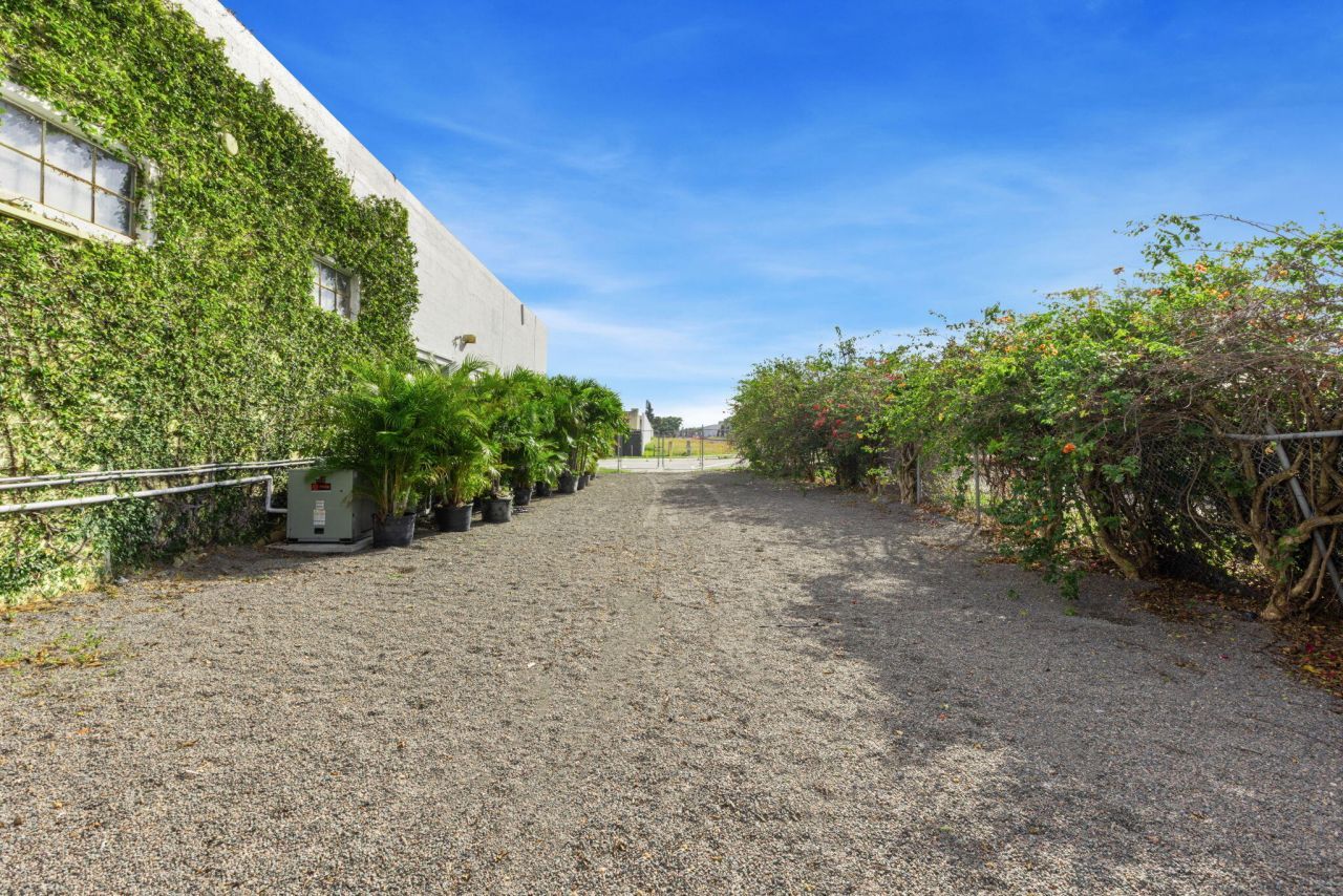 433 Flamingo Drive, West Palm Beach, FL 33401 Photo