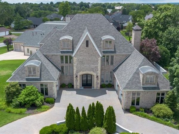 1 W Colonial Drive, Rogers, AR 72758