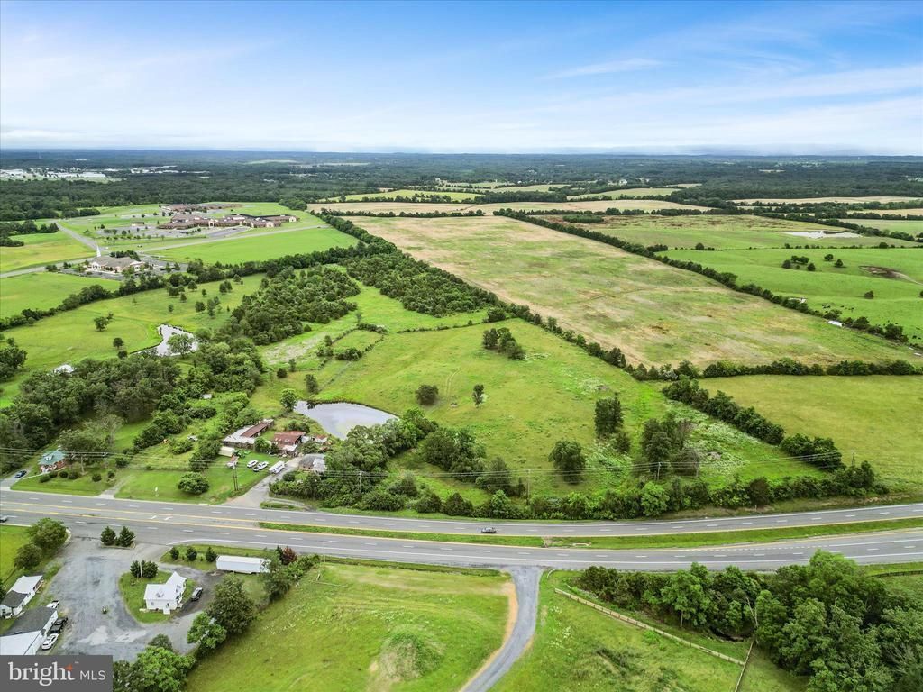 1569 FRONT ROYAL PIKE, WINCHESTER, VA 22602