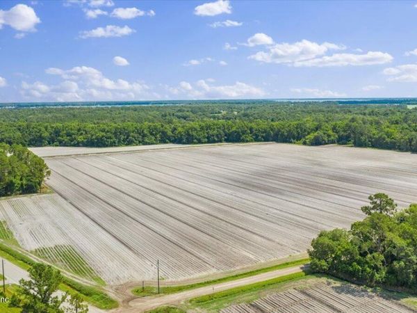 233 E RIVER Road, East Palatka, FL 32131