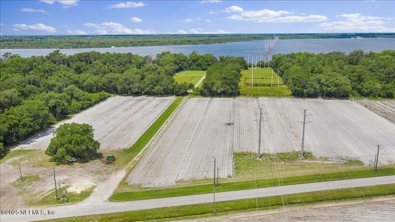 233 E River Road, East Palatka, FL 32131 Photo