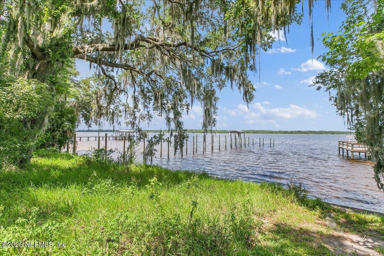 233 E River Road, East Palatka, FL 32131 Photo