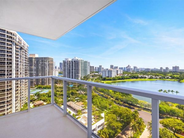 3731 N Country Club Dr, Unit 2023, Aventura, FL 33180