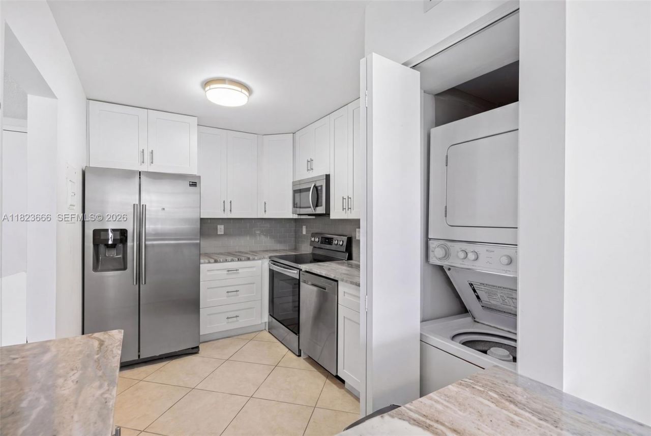 3731 N Country Club Dr, Unit 2023, Aventura, FL 33180 Photo
