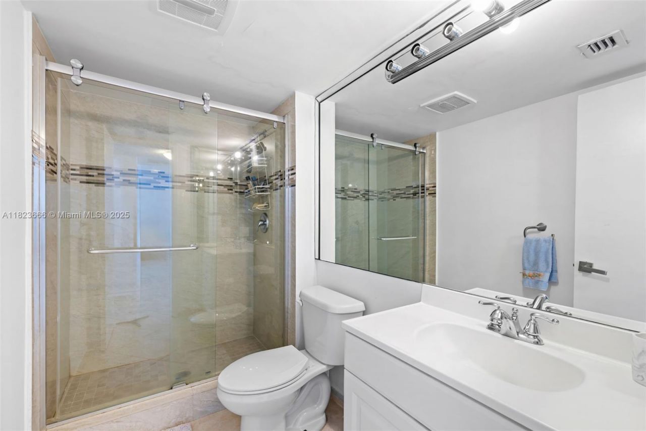 3731 N Country Club Dr, Unit 2023, Aventura, FL 33180 Photo