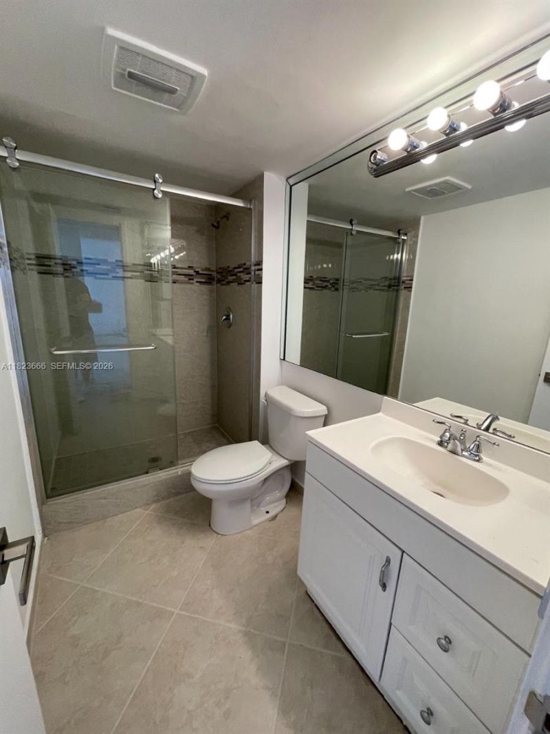 3731 N Country Club Dr, Unit 2023, Aventura, FL 33180 Photo