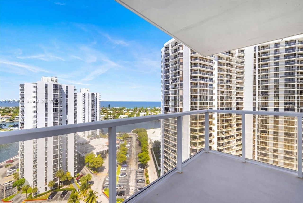 3731 N Country Club Dr, Unit 2023, Aventura, FL 33180 Photo