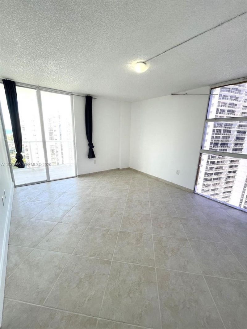 3731 N Country Club Dr, Unit 2023, Aventura, FL 33180 Photo