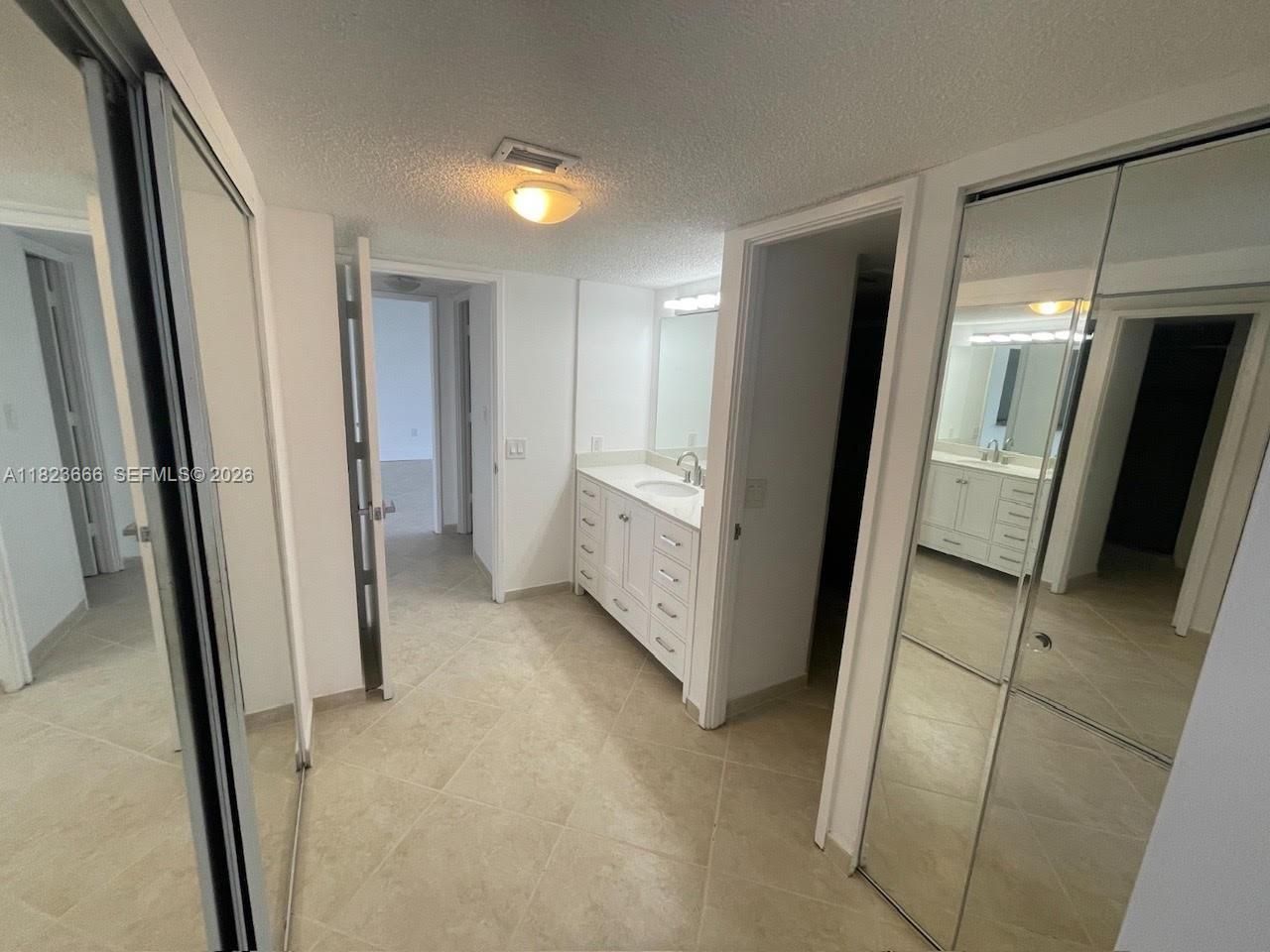 3731 N Country Club Dr, Unit 2023, Aventura, FL 33180 Photo