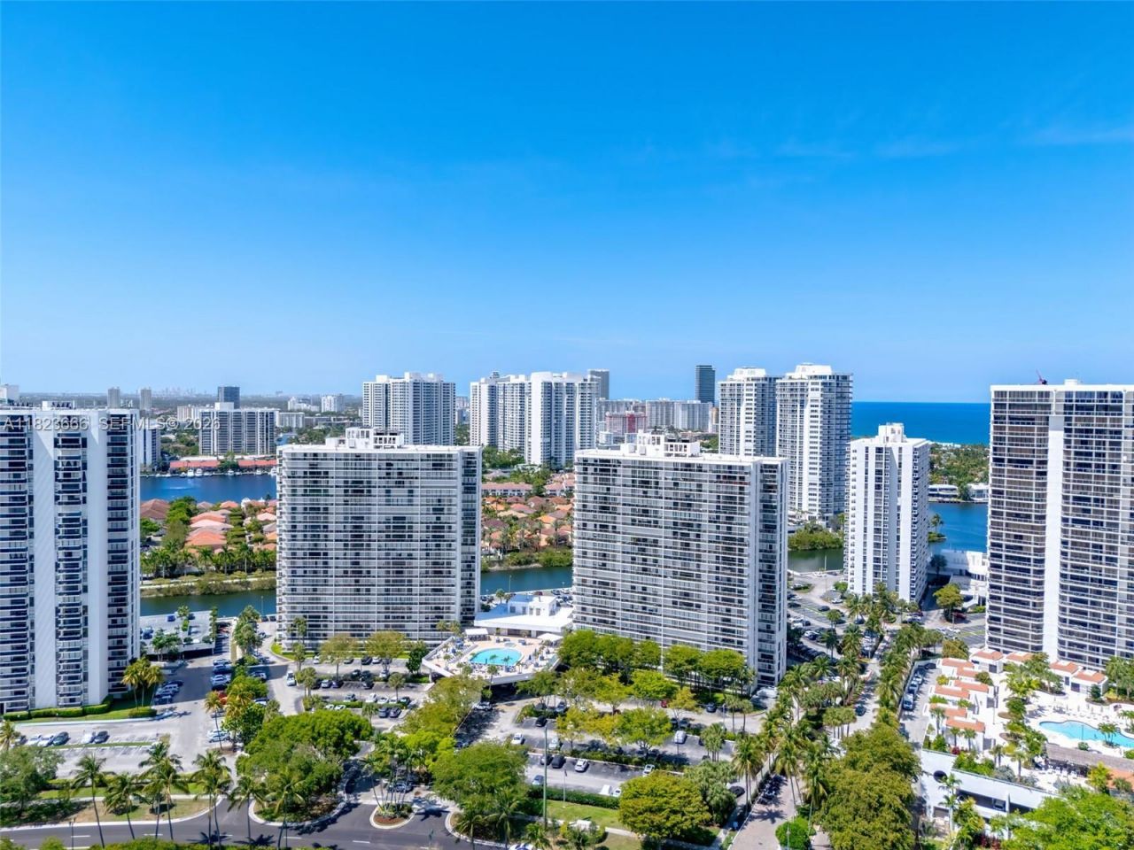 3731 N Country Club Dr, Unit 2023, Aventura, FL 33180 Photo