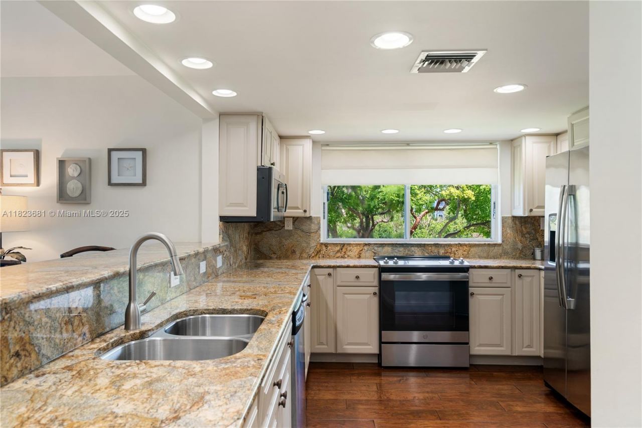 95 Coco Plum Dr, Unit 1A, Marathon, FL 33050 Photo