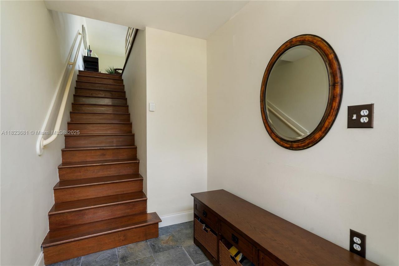 95 Coco Plum Dr, Unit 1A, Marathon, FL 33050 Photo