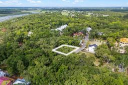 7024 Sounding Lane photo 4