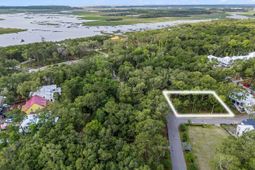 7024 Sounding Lane photo 4