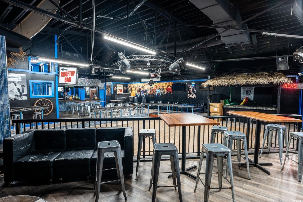 205 Main St. Photo 19