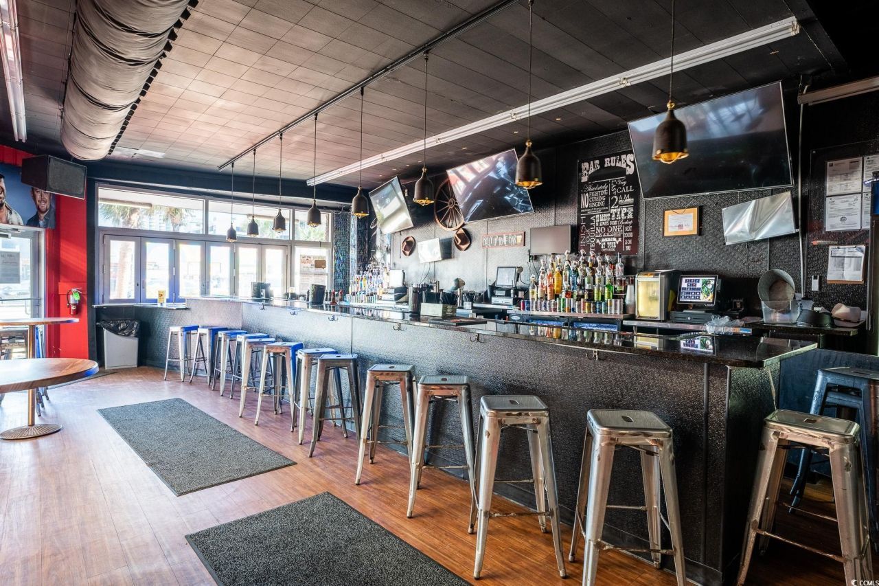 205 Main St. Photo 4