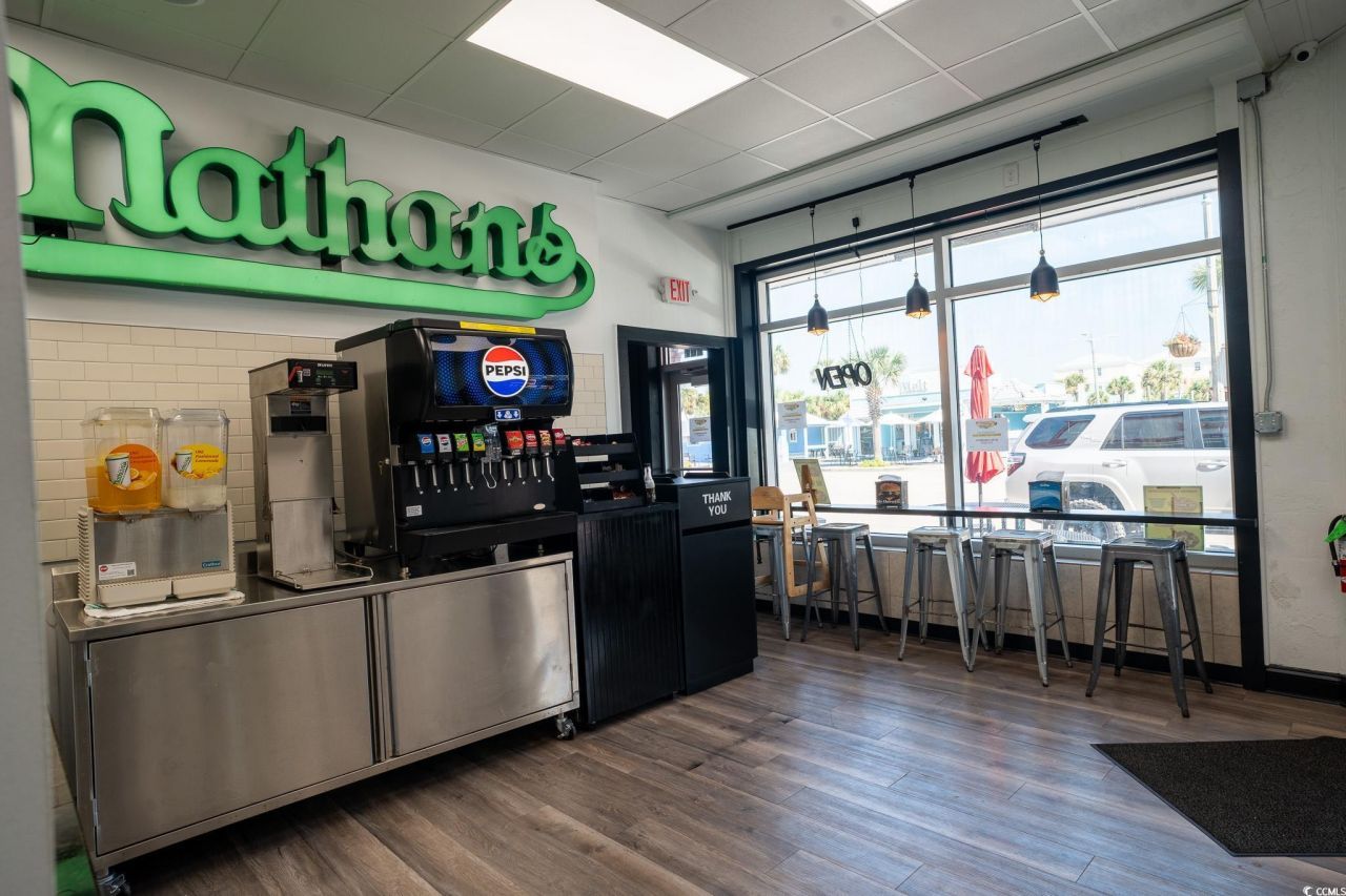 205 Main St. Photo 6