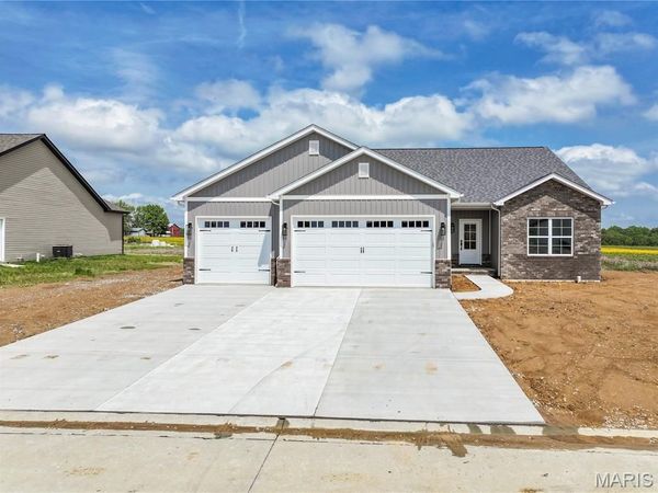 914 Seneca Drive, Waterloo, IL 62298