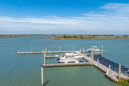 101 Palm Boulevard photo 4