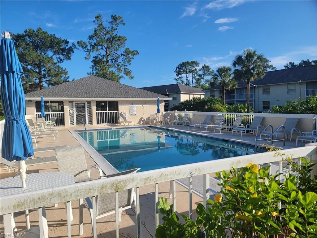 709 Landover Cir, Unit 203, Naples, FL 34104 Photo