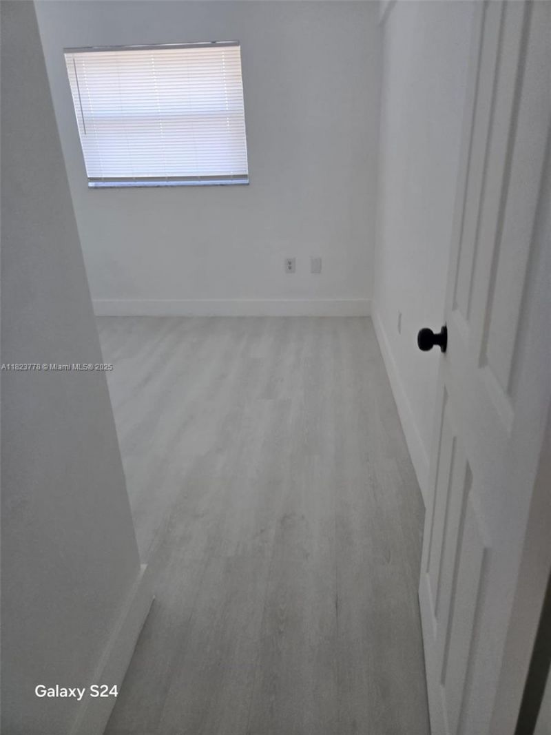 1000 W 28 St, Unit 17, Hialeah, FL 33010 Photo