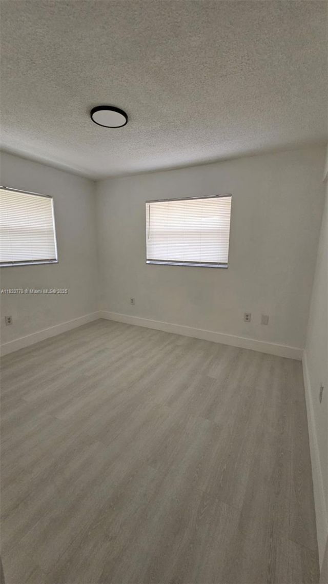 1000 W 28 St, Unit 17, Hialeah, FL 33010 Photo