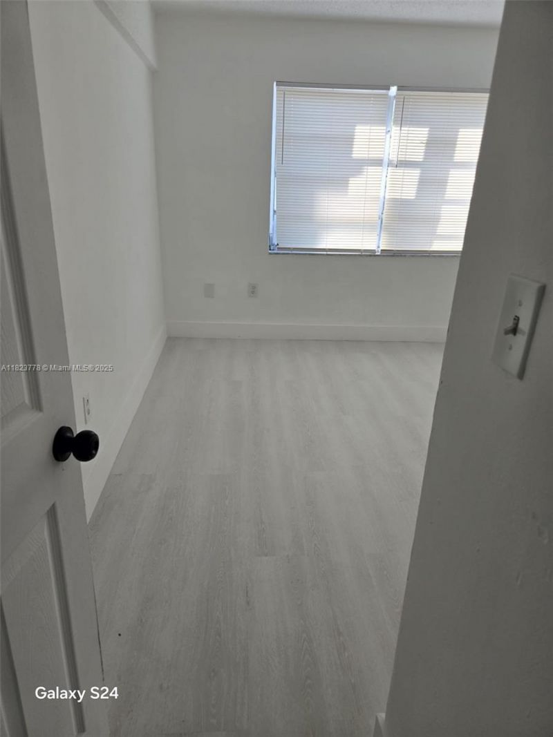 1000 W 28 St, Unit 17, Hialeah, FL 33010 Photo